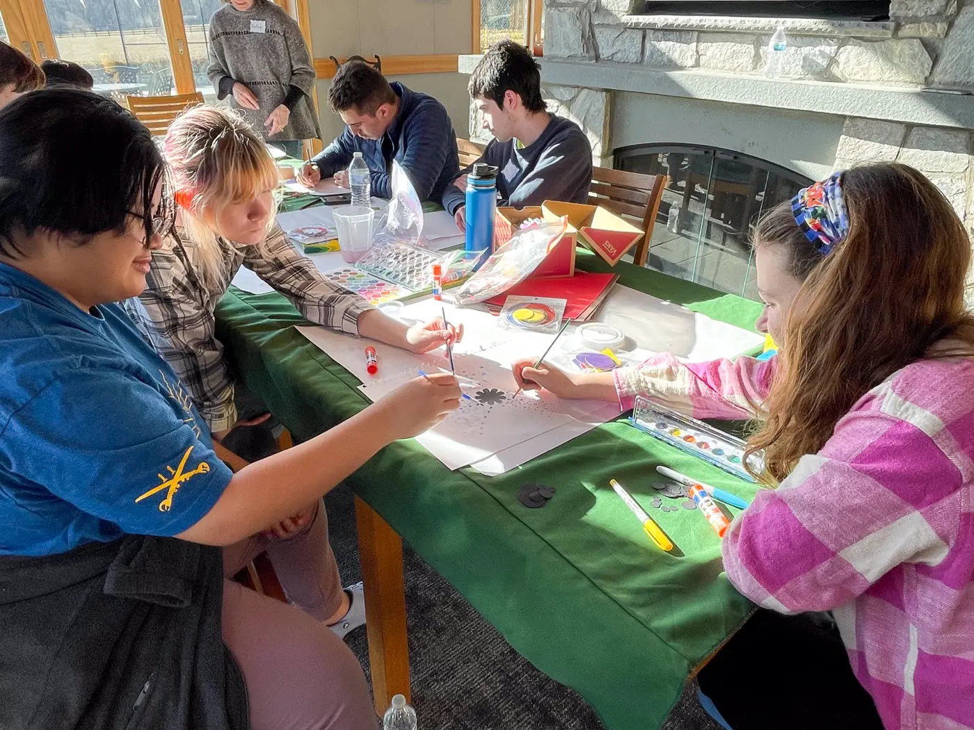 forte-inside-look-1 - The Ryan Bartel Foundation Teens doing a hands-on activity